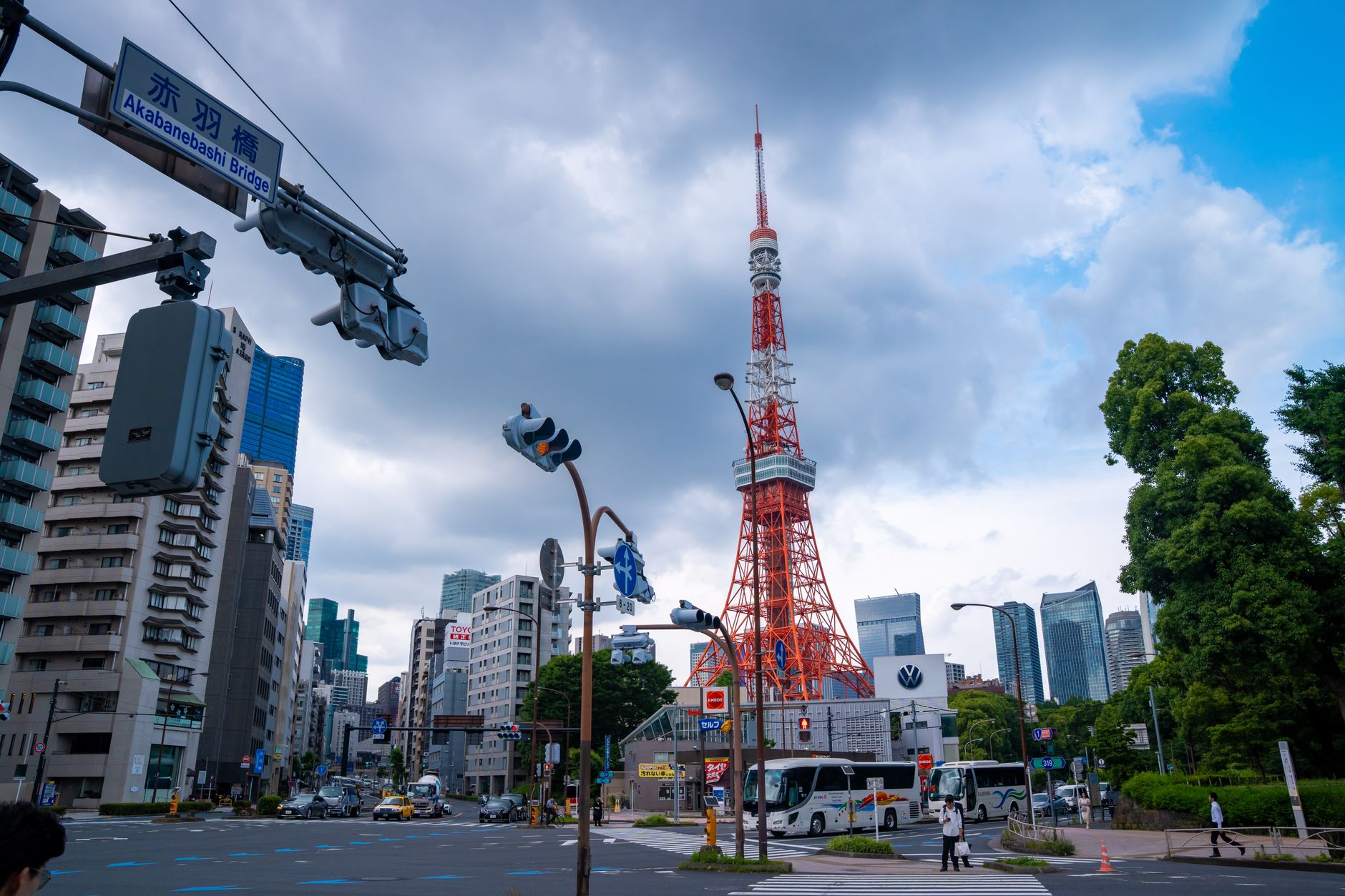 東京タワーがエッフェル塔より高いのを知っていますか?